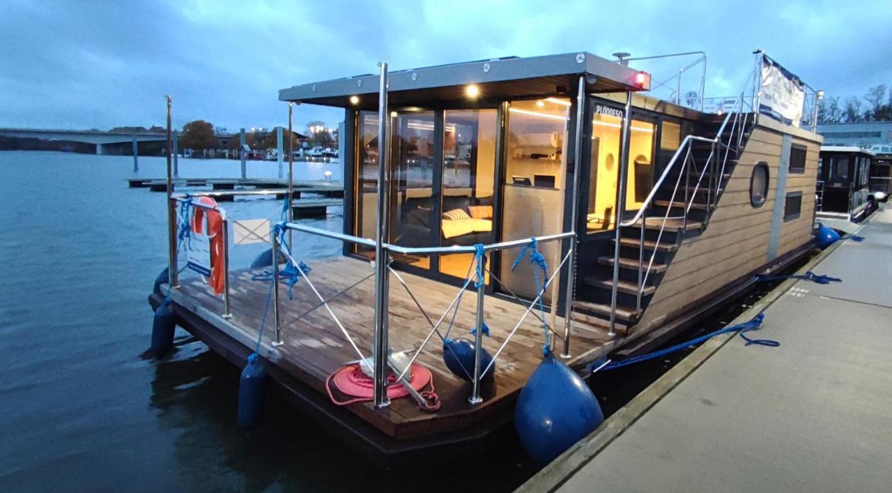 Houseboat Water King Apartament Plywajacy Dom Na Wodzie, 7 Os Вроцлав Екстер'єр фото