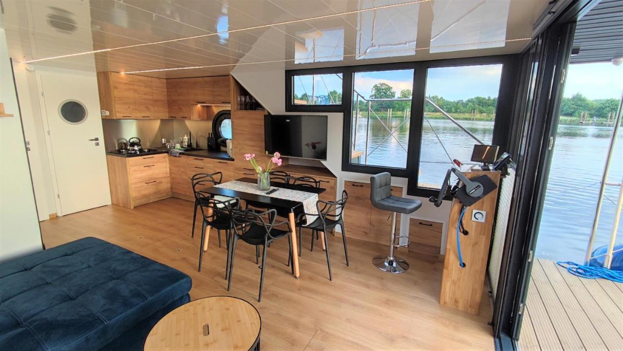 Houseboat Water King Apartament Plywajacy Dom Na Wodzie, 7 Os Вроцлав Екстер'єр фото
