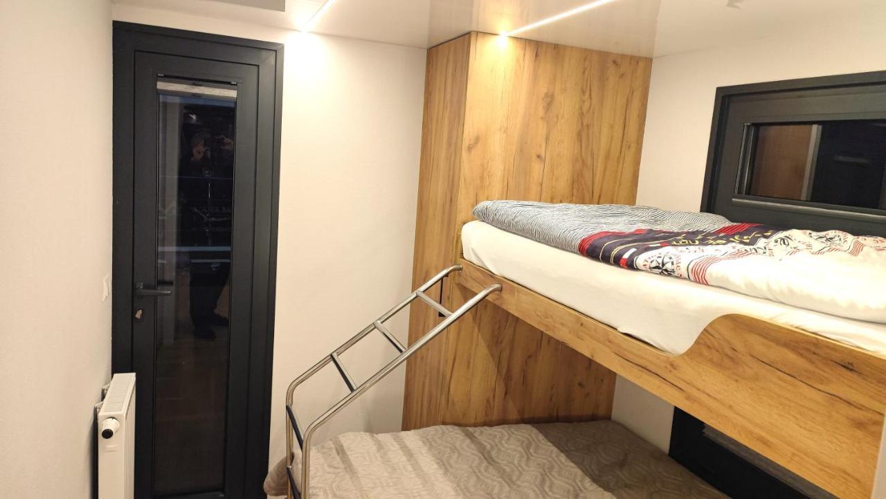 Houseboat Water King Apartament Plywajacy Dom Na Wodzie, 7 Os Вроцлав Екстер'єр фото