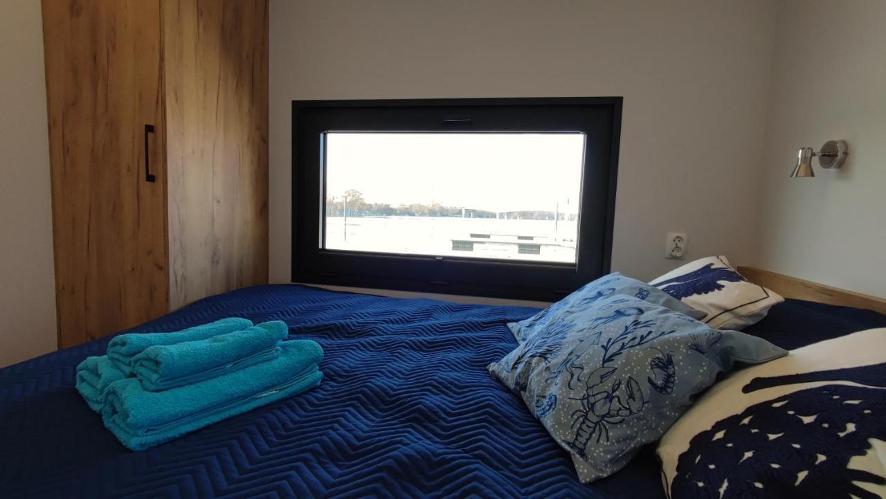 Houseboat Water King Apartament Plywajacy Dom Na Wodzie, 7 Os Вроцлав Екстер'єр фото
