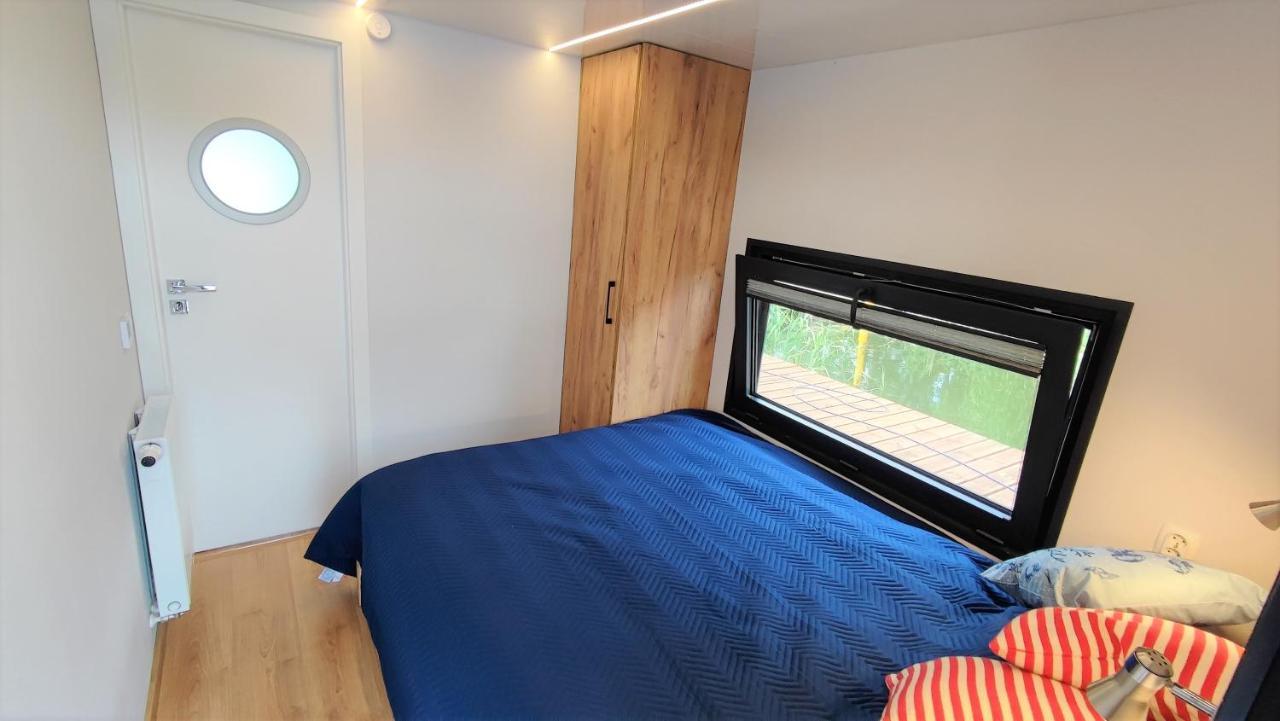 Houseboat Water King Apartament Plywajacy Dom Na Wodzie, 7 Os Вроцлав Екстер'єр фото